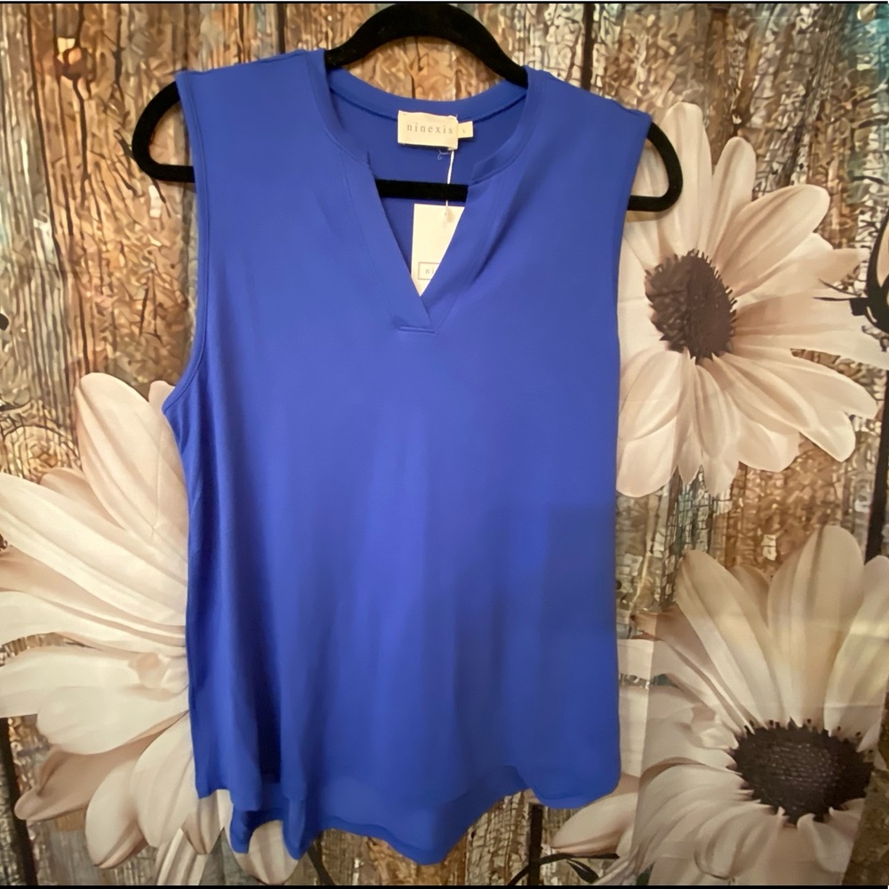 🆕Royal Blue Sleeveless V-Neck Top